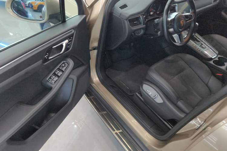 Used Porsche Macan 2017 Macan 2.0T Interior 3