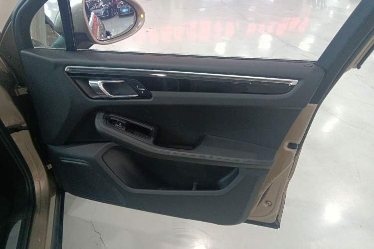 Used Porsche Macan 2017 Macan S 3.0T Interior 5