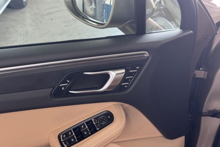 Used Porsche Macan 2017 Macan 2.0T Interior 5