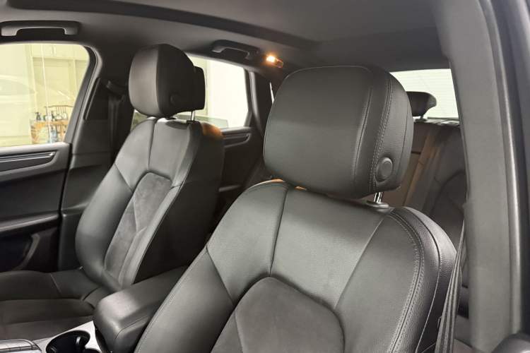 Used Porsche Macan 2017 Macan 2.0T Interior 5