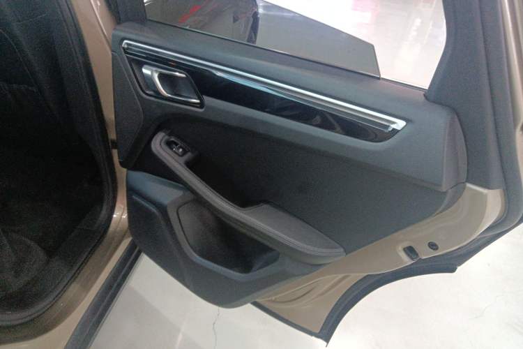 Used Porsche Macan 2017 Macan S 3.0T Interior 6