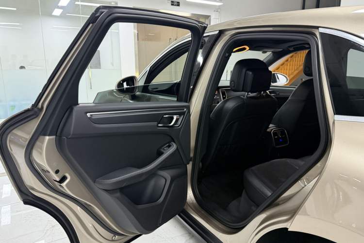 Used Porsche Macan 2017 Macan 2.0T Interior 6