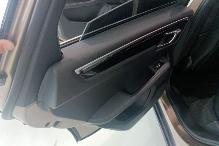 Used Porsche Macan 2017 Macan S 3.0T Interior 8