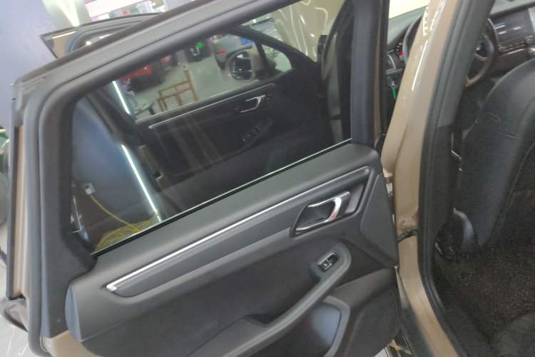 Used Porsche Macan 2017 Macan 2.0T Interior 8