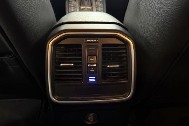Used Porsche Macan 2017 Macan 2.0T Interior 8