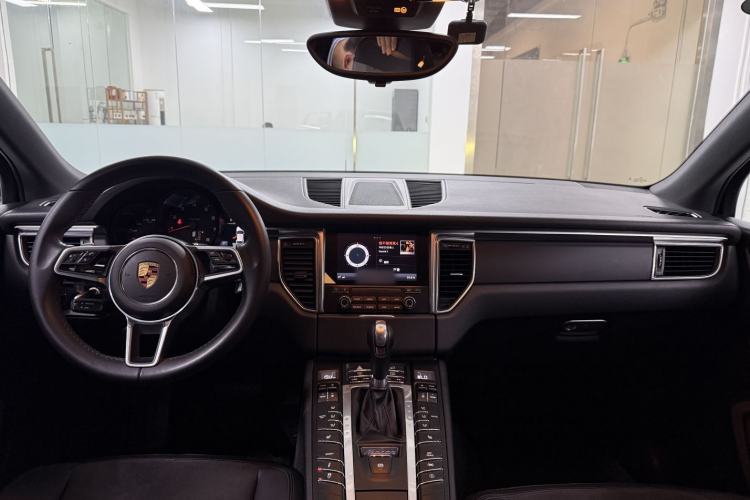 Used Porsche Macan 2017 Macan 2.0T Interior 9