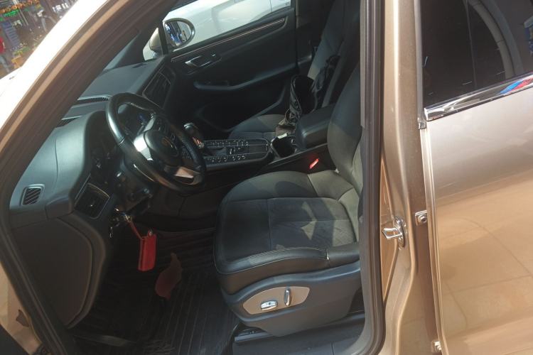 Used Porsche Macan 2017 Macan 2.0T Left Front Seat