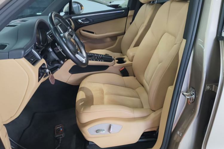 Used Porsche Macan 2017 Macan 2.0T Left Front Seat