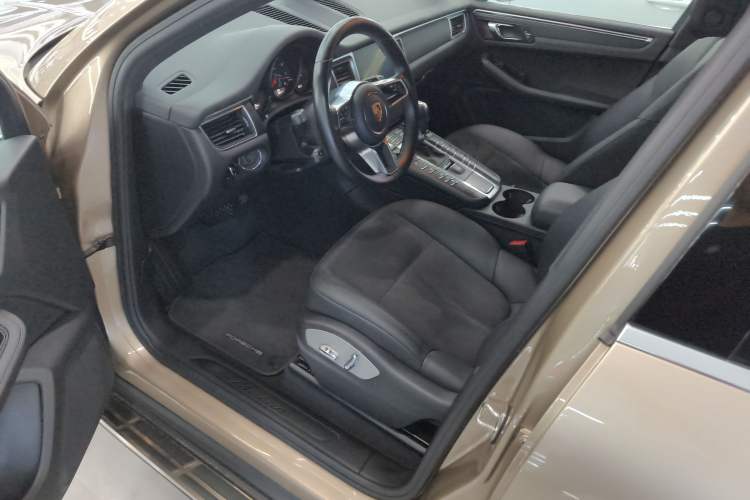 Used Porsche Macan 2017 Macan 2.0T Left Front Seat