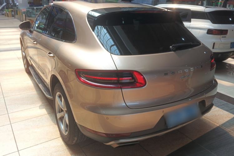 Used Porsche Macan 2017 Macan 2.0T Rear Left 45 Deg