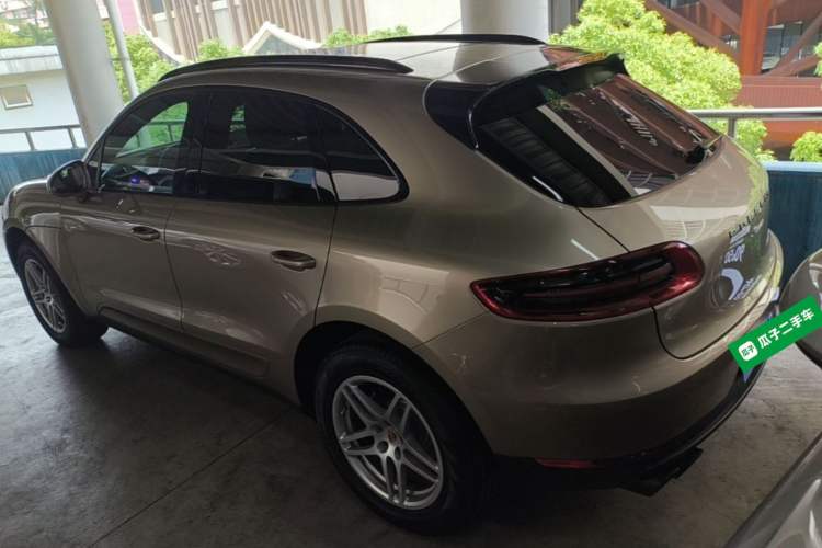 Used Porsche Macan 2017 Macan 2.0T Rear Left 45 Deg