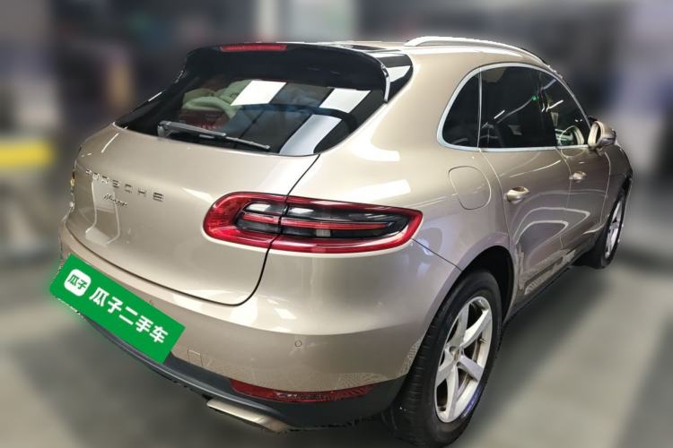 Used Porsche Macan 2017 Macan 2.0T Rear Right 45 Deg