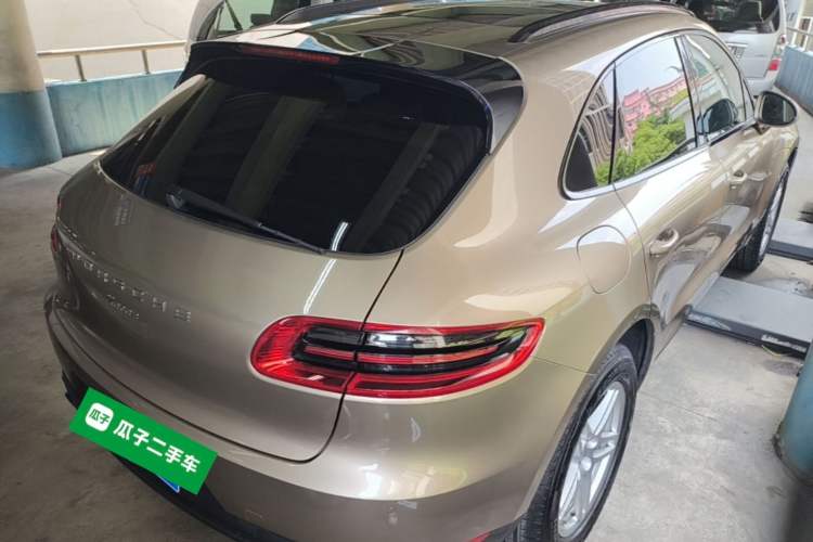 Used Porsche Macan 2017 Macan 2.0T Rear Right 45 Deg