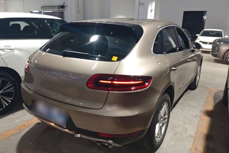 Used Porsche Macan 2017 Macan 2.0T Rear Right 45 Deg
