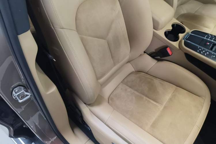 Used Porsche Macan 2017 Macan 2.0T Right Front Seat