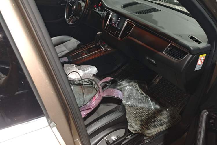 Used Porsche Macan 2017 Macan 2.0T Right Front Seat
