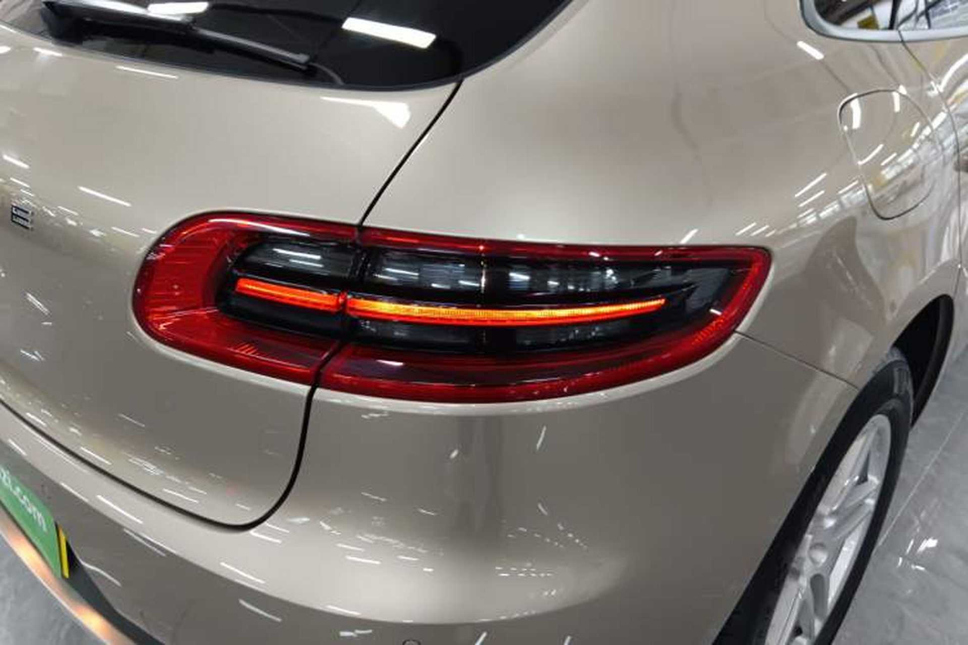 Used Porsche Macan 2017 Macan 2.0T Right Rear Taillight
