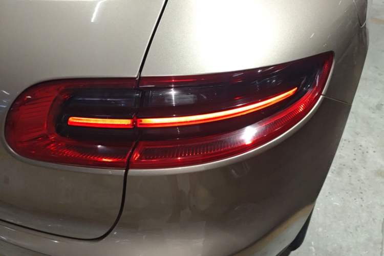 Used Porsche Macan 2017 Macan 2.0T Right Rear Taillight