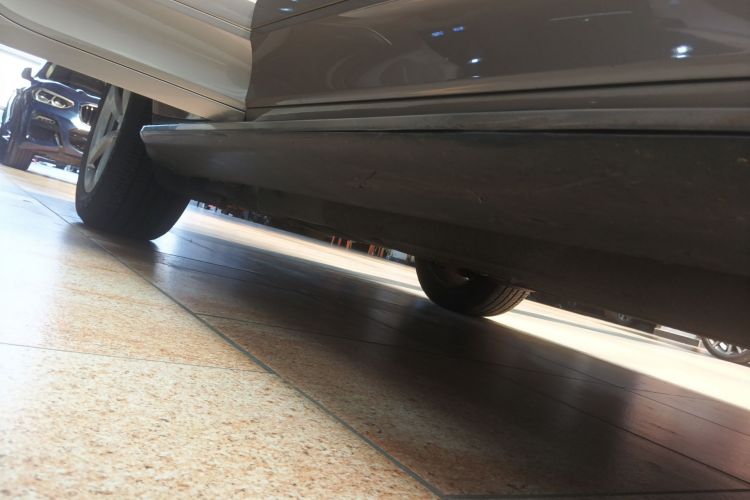 Used Porsche Macan 2017 Macan 2.0T Right Side Sill