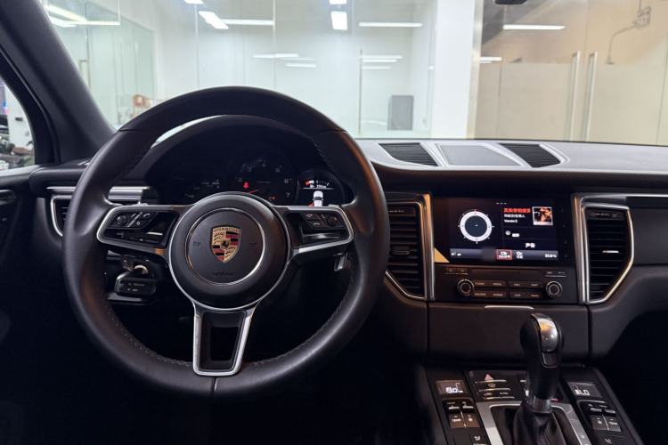 Used Porsche Macan 2017 Macan 2.0T Steering Wheel