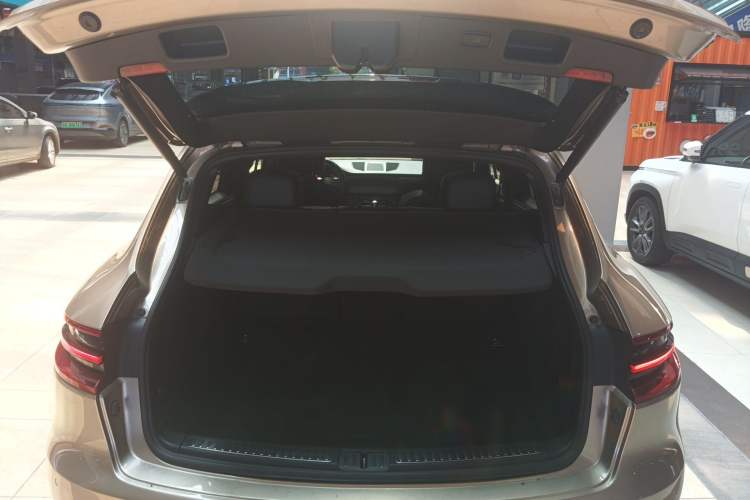 Used Porsche Macan 2017 Macan 2.0T Trunk