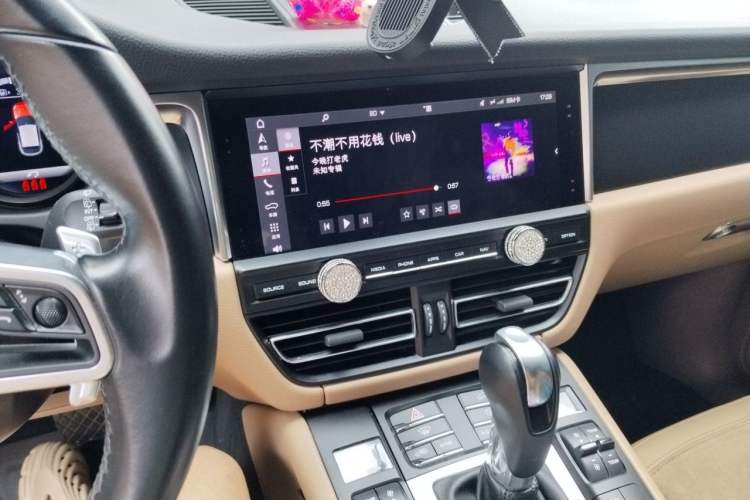 Used Porsche Macan 2018 Macan 2.0T Audio And AC Panel