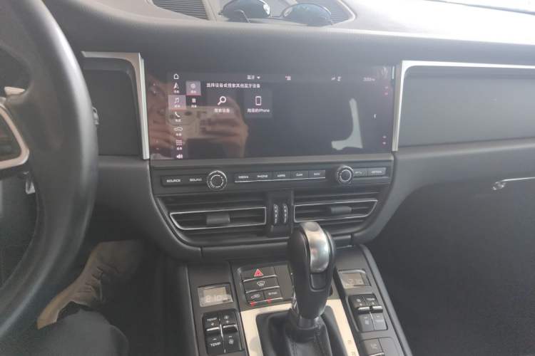 Used Porsche Macan 2018 Macan 2.0T Audio And AC Panel