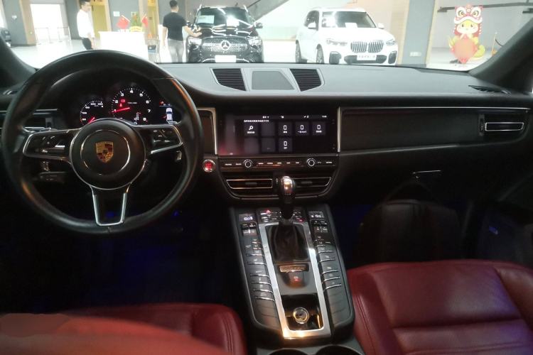 Used Porsche Macan 2018 Macan 2.0T Center Console