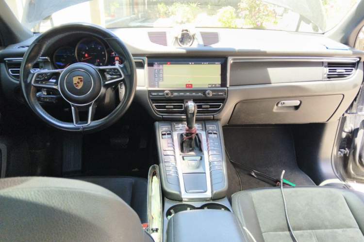 Used Porsche Macan 2018 Macan 2.0T Center Console
