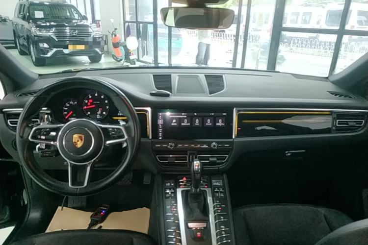 Used Porsche Macan 2018 Macan 2.0T Center Console