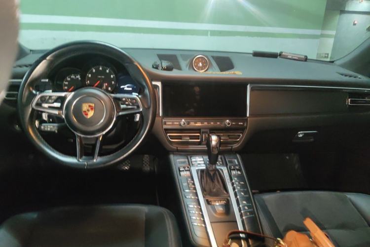 Used Porsche Macan 2018 Macan 2.0T Center Console