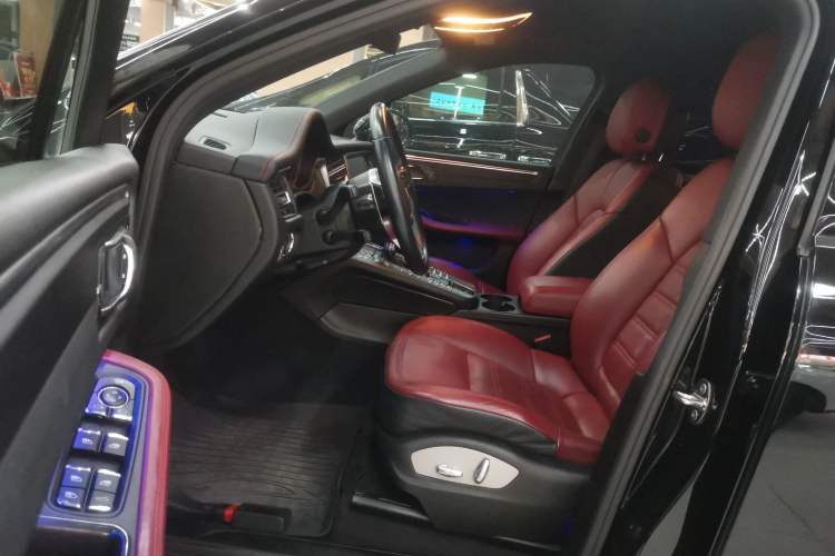 Used Porsche Macan 2018 Macan 2.0T Driver Seat