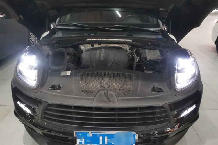 Used Porsche Macan 2018 Macan 2.0T Engine Bay