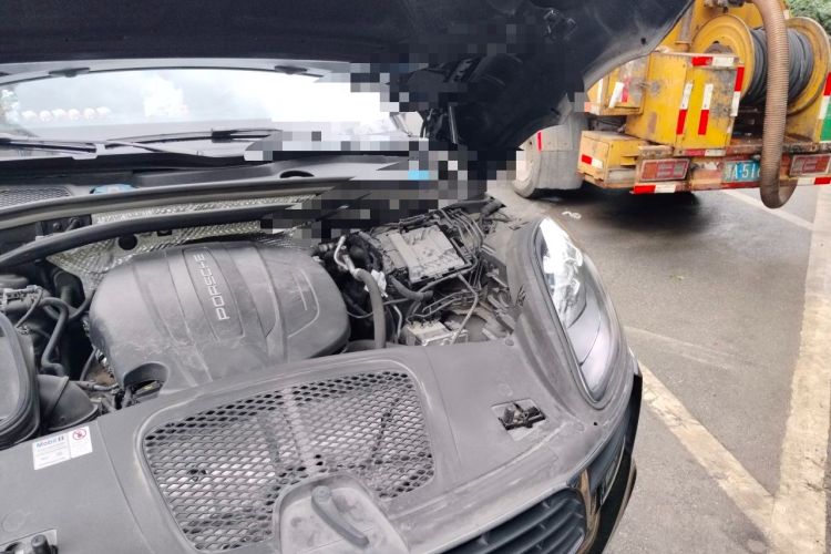 Used Porsche Macan 2018 Macan 2.0T Engine Bay Left