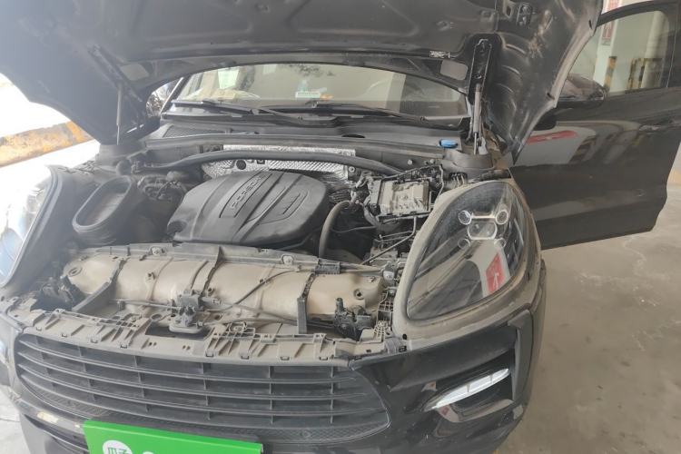 Used Porsche Macan 2018 Macan 2.0T Engine Bay Left