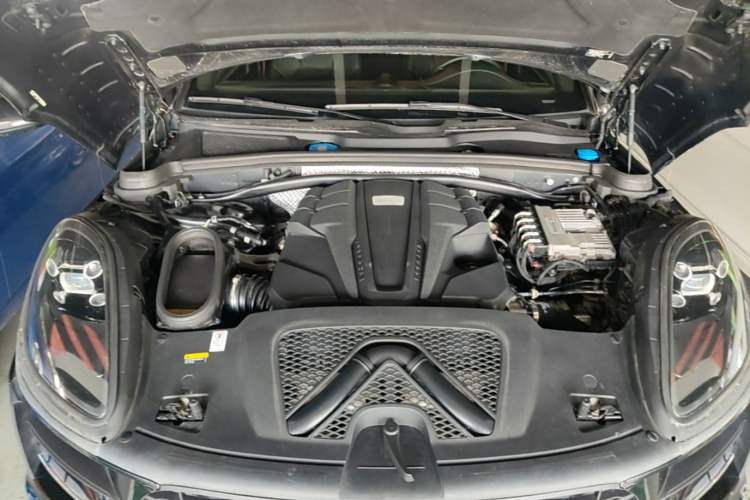 Used Porsche Macan 2018 Macan S 3.0T Engine Bay