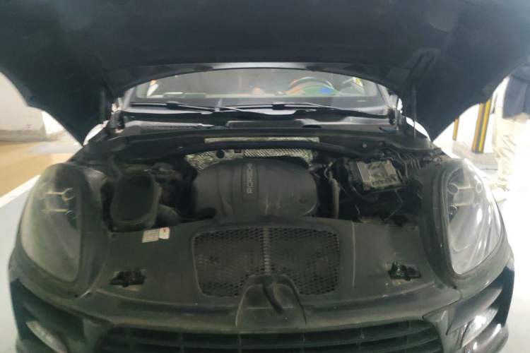 Used Porsche Macan 2018 Macan 2.0T Engine Bay