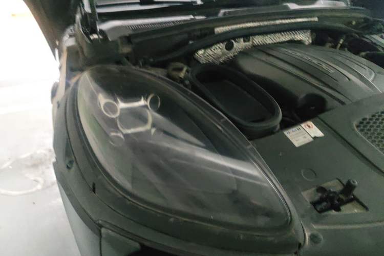 Used Porsche Macan 2018 Macan 2.0T Engine Bay Right