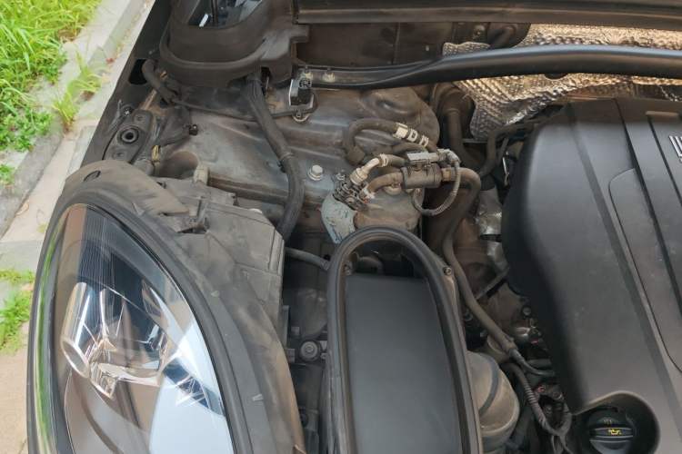 Used Porsche Macan 2018 Macan 2.0T Engine Bay Right