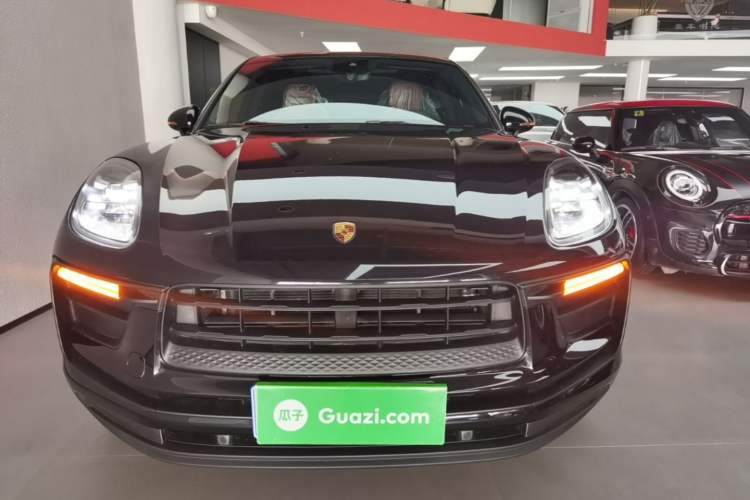 Used Porsche Macan 2018 Macan 2.0T Front