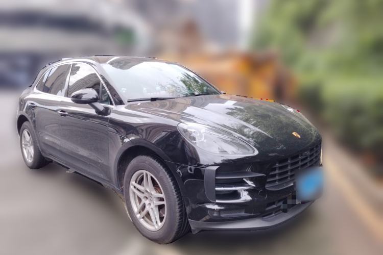 Used Porsche Macan 2018 Macan 2.0T Front Right 45 Deg