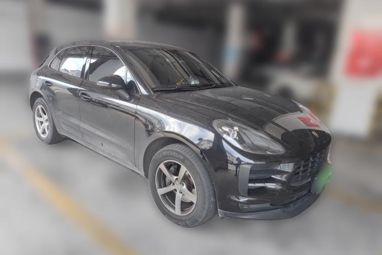 Used Porsche Macan 2018 Macan 2.0T Front Right 45 Deg