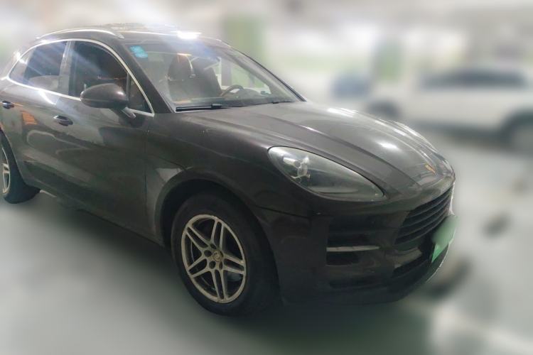 Used Porsche Macan 2018 Macan 2.0T Front Right 45 Deg