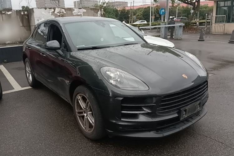 Used Porsche Macan 2018 Macan 2.0T Front Right 45 Deg