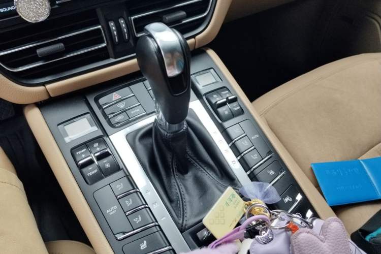 Used Porsche Macan 2018 Macan 2.0T Gear Lever