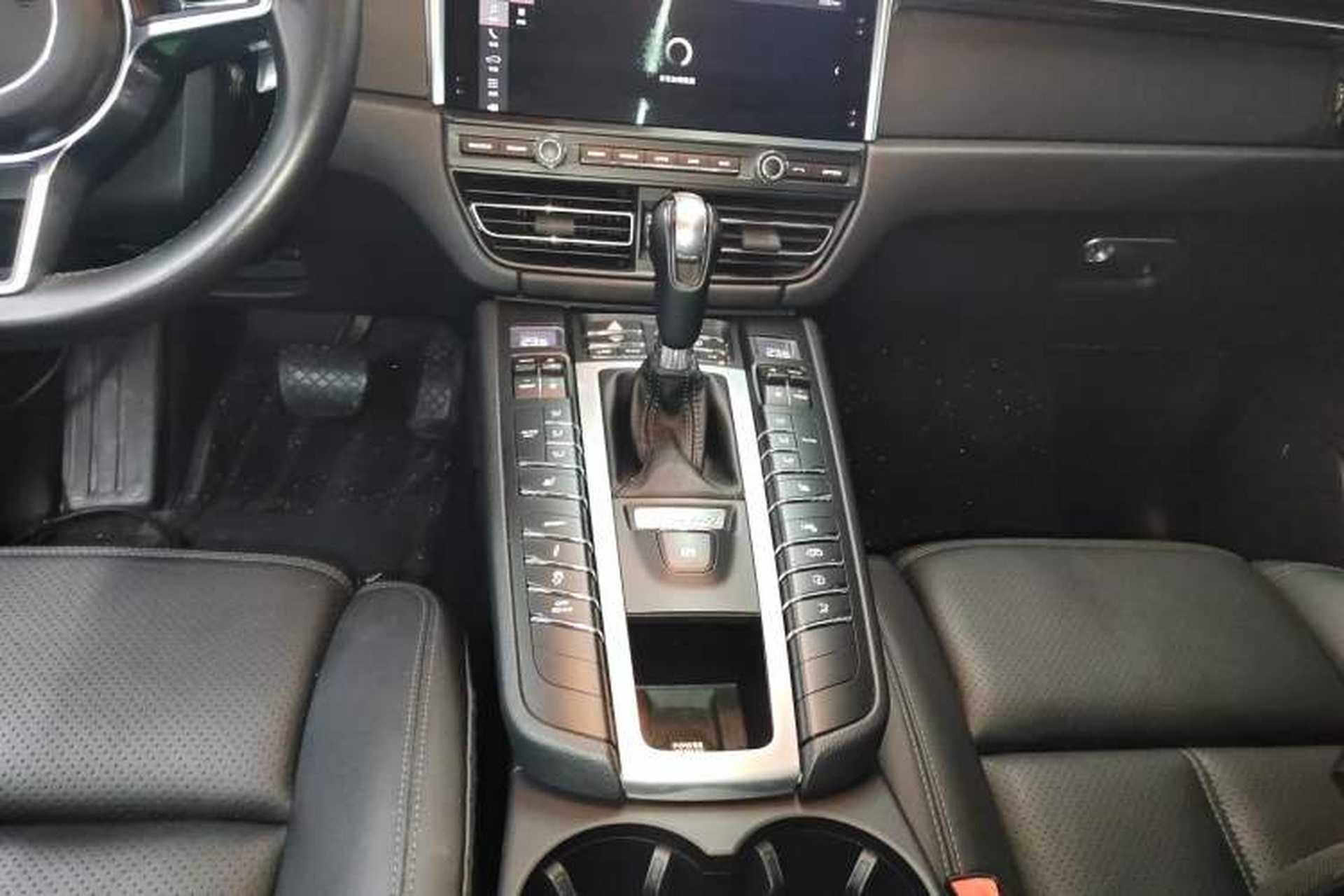 Used Porsche Macan 2018 Macan 2.0T Gear Lever