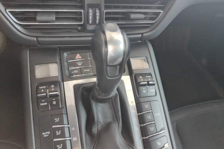 Used Porsche Macan 2018 Macan 2.0T Gear Lever