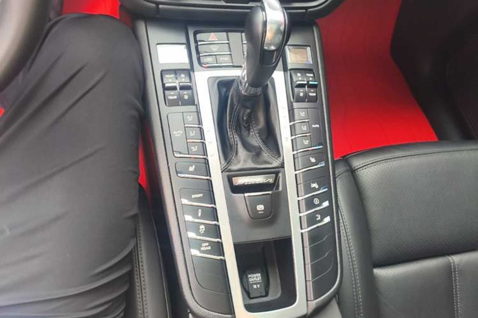 Used Porsche Macan 2018 Macan 2.0T Gear Lever