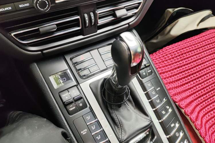Used Porsche Macan 2018 Macan S 3.0T Gear Lever