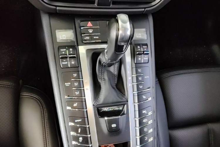 Used Porsche Macan 2018 Macan 2.0T Gear Lever